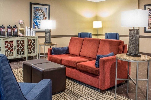 Super 8 by Wyndham Altoona image 3