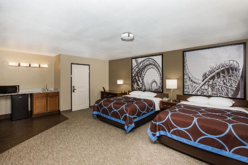 Super 8 by Wyndham Altoona image 38